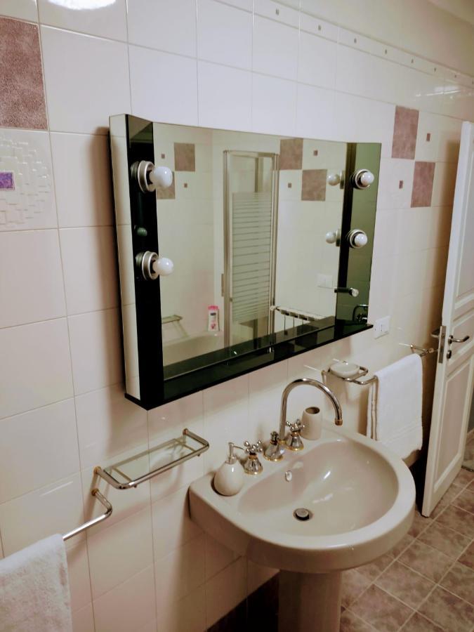 Central Apartment A Due Passi Dal Porto Palermo Exterior photo