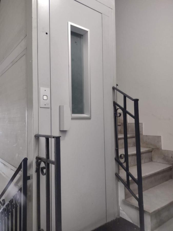 Central Apartment A Due Passi Dal Porto Palermo Exterior photo